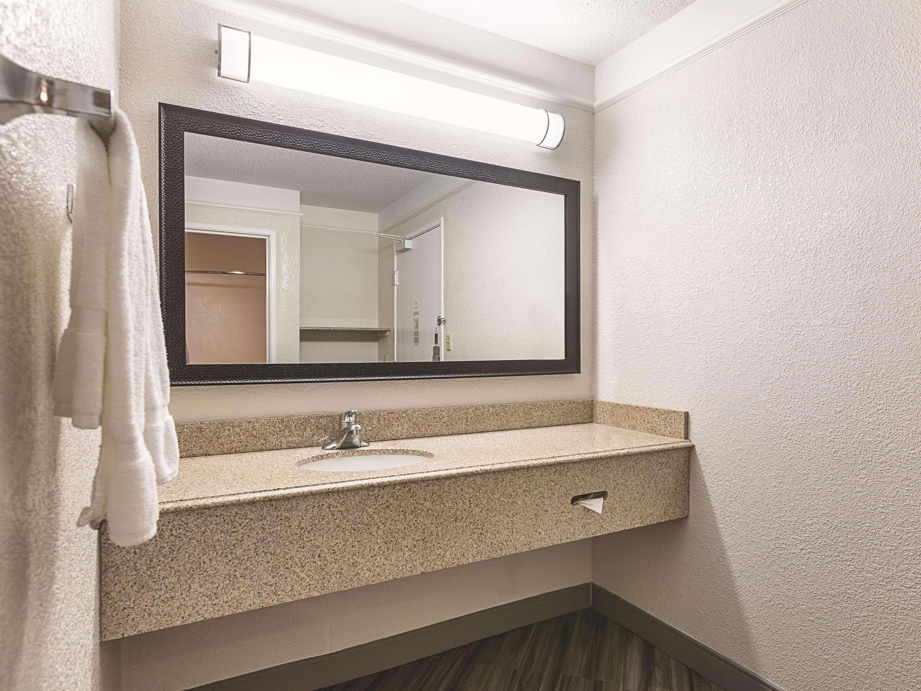 La Quinta By Wyndham Baton Rouge Siegen Lane Hotel Prairieville Exterior photo