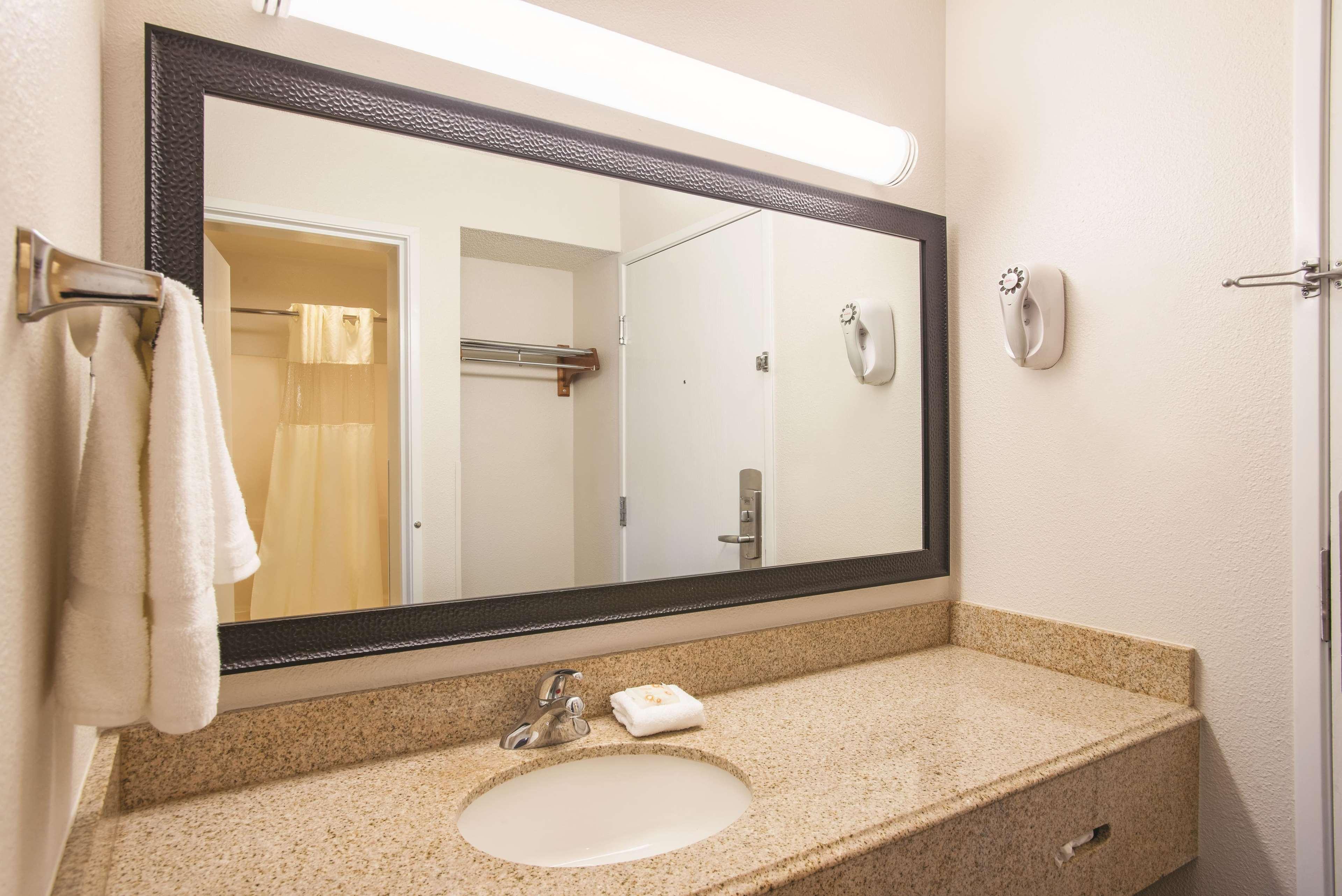 La Quinta By Wyndham Baton Rouge Siegen Lane Hotel Prairieville Exterior photo